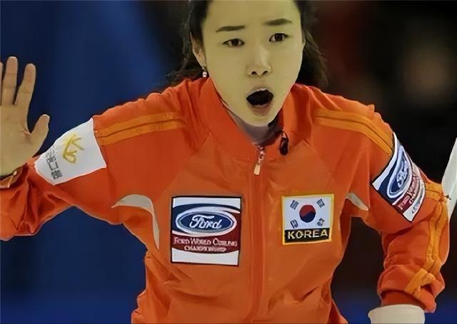 韩国女队长倒追中国冠军，不顾父母反对远嫁中国