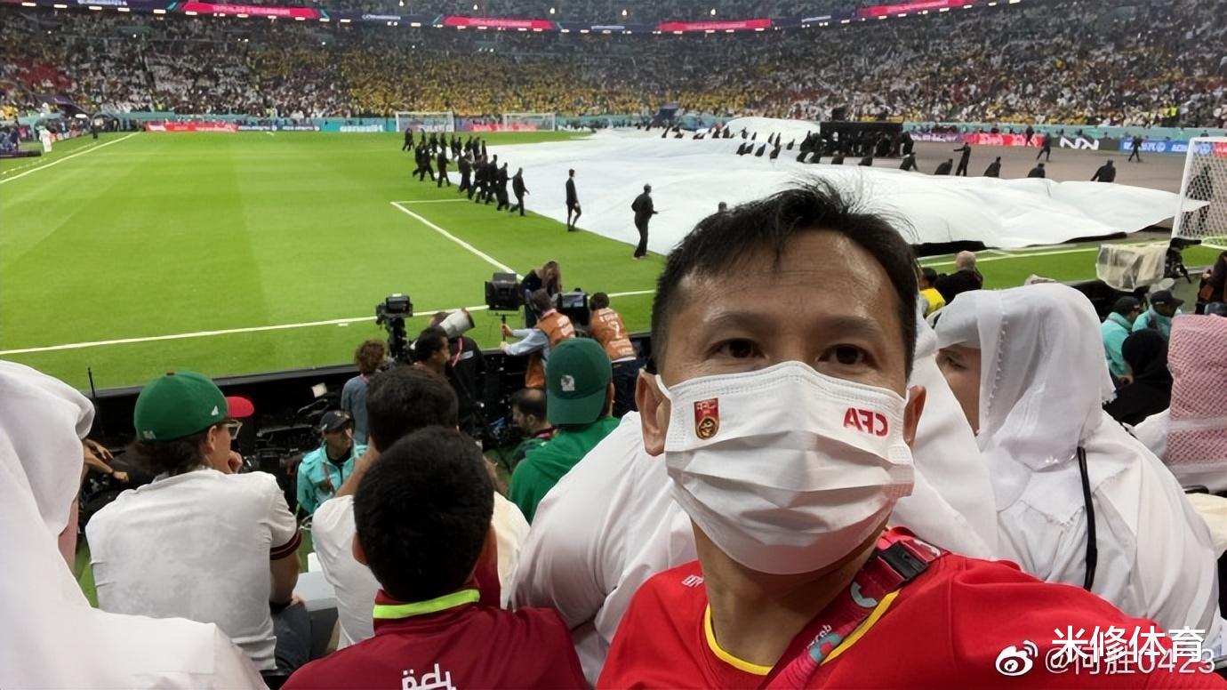 “退钱哥”在世界杯戴口罩展示五星红旗，却被骂博眼球丢人现眼(3)