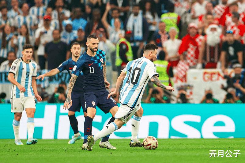 阿根廷杀入世界杯决赛，梅西赛后宣布重大决定，让球迷为之心碎(1)