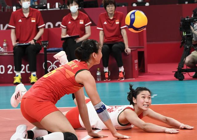 中国女排人员调整势在必行，2023赛季朱婷李盈莹领衔，新人或上位(6)
