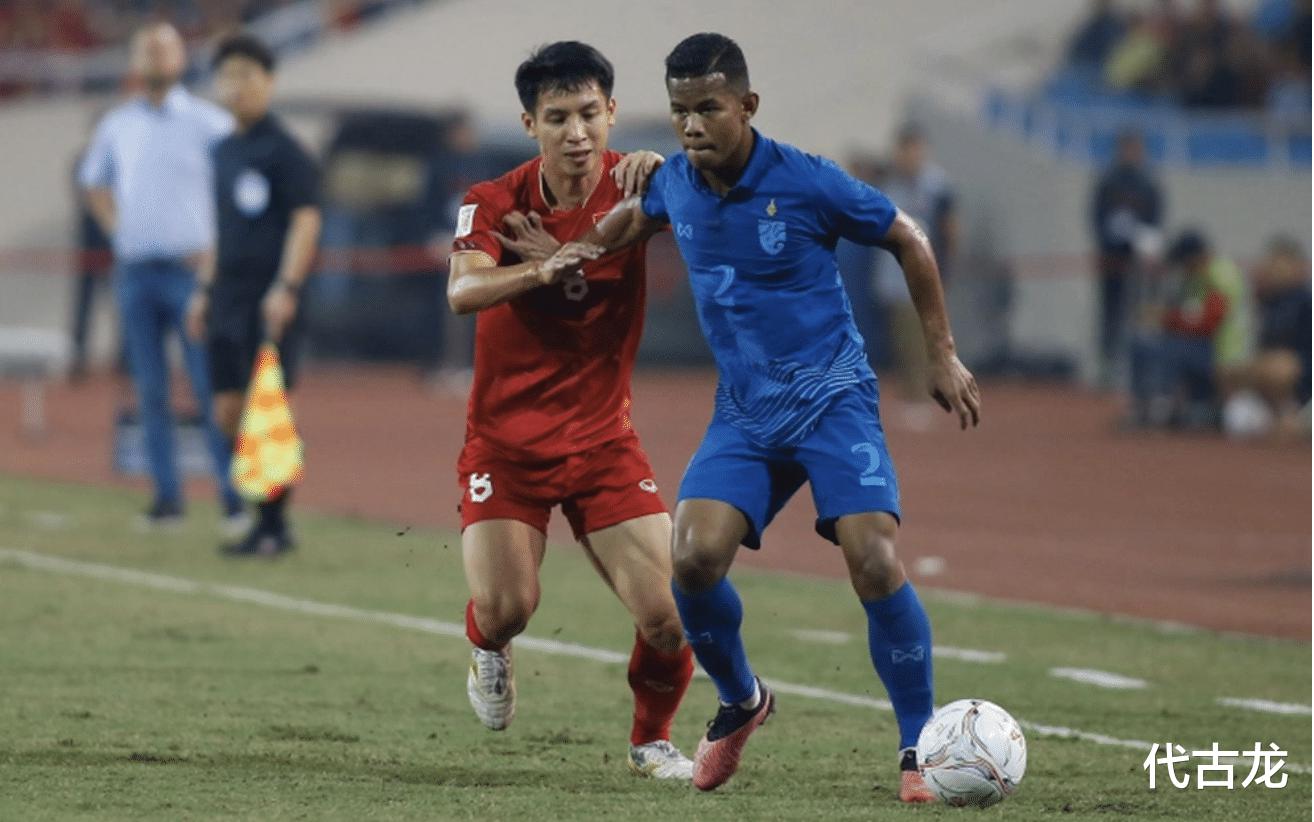 东南亚杯决赛越南2-2泰国，阮进灵5场6球，曾两破中国队大门(3)