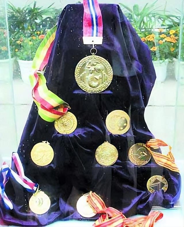 奥运冠军陈晓敏：这辈子最正确的决定，就是以399万卖掉所有金牌(2)