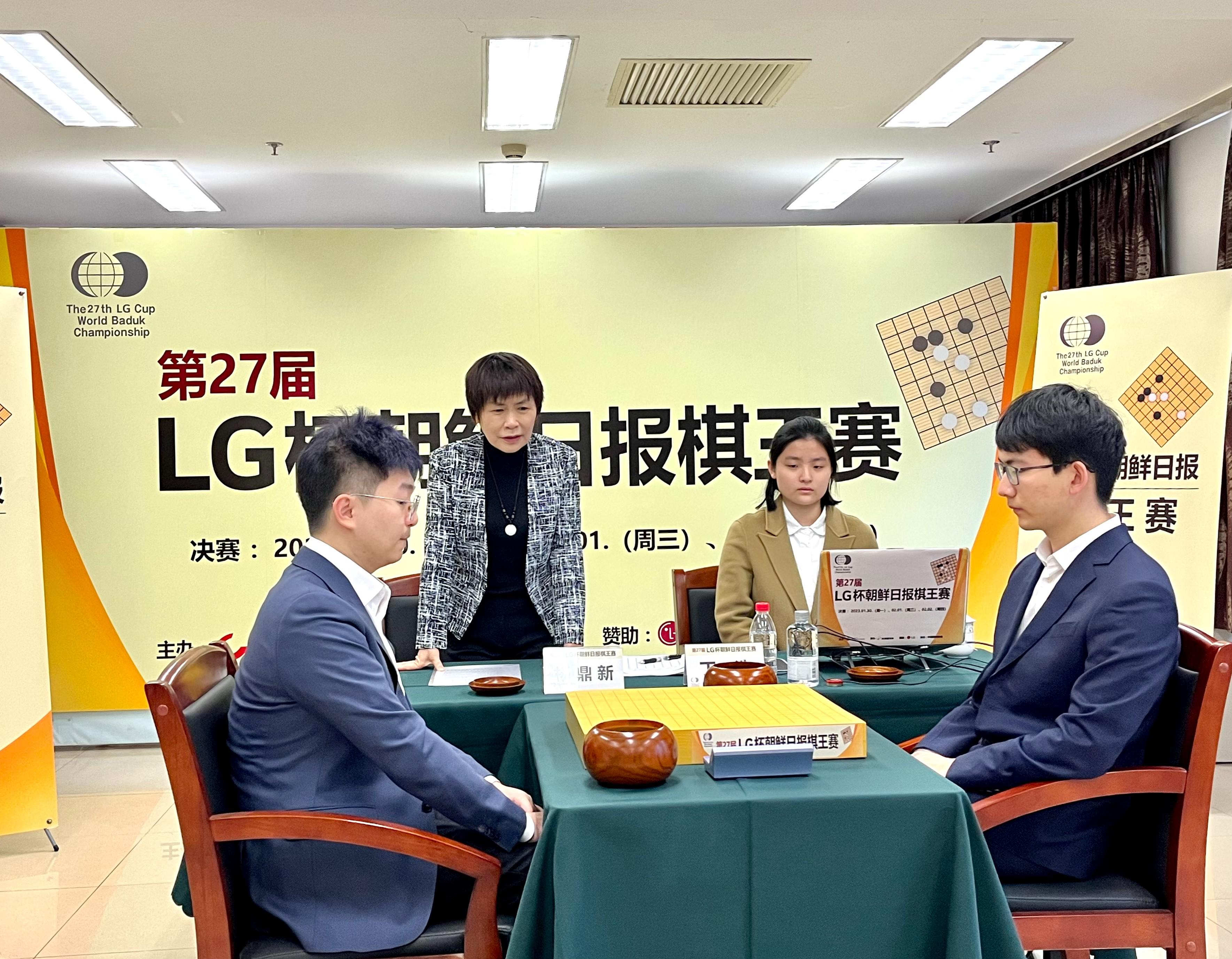 捧得LG杯 丁浩成为中国首位00后围棋世界冠军(2)
