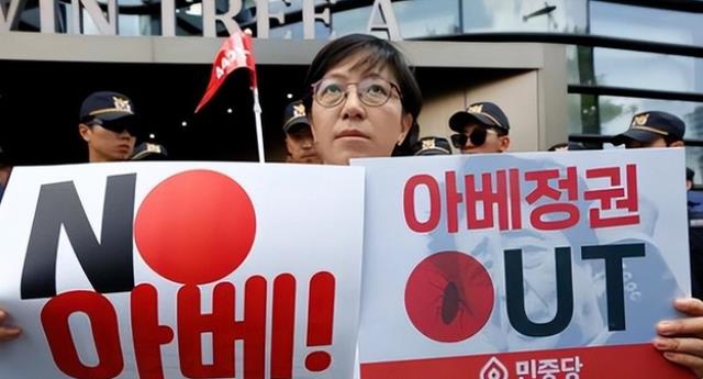 日韩用“红黄牌”标记中国游客，且需自费，新加坡却发出“灵魂拷问”(8)