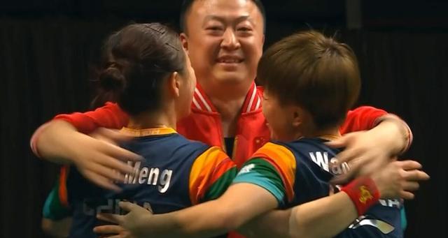 恭喜陈梦！决赛3-0大胜！夺得世乒赛单项金牌！马琳很开心啊！(2)