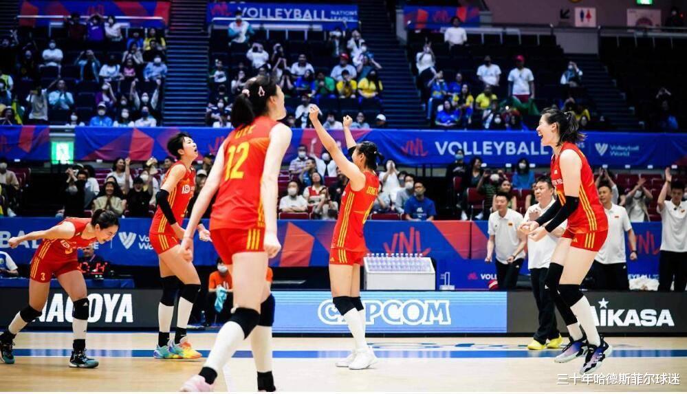 世联赛中国女排险胜巴西原因浮出水面，不是教练，不是战术(2)