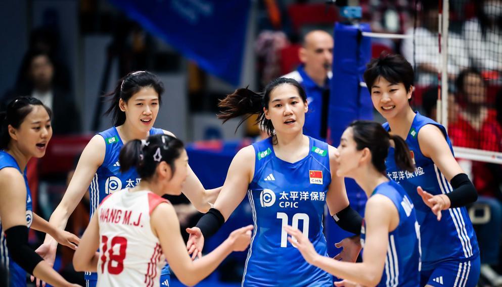 姑娘们太棒了！中国队3-0+2连胜，横扫欧洲劲旅，全队喜笑颜开