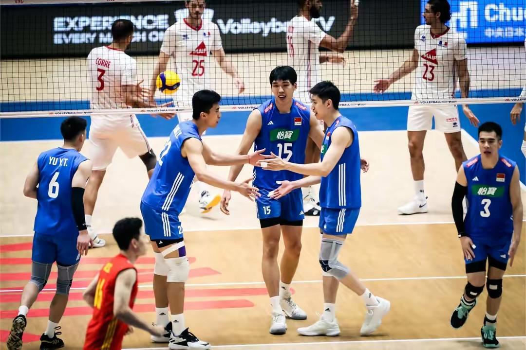 中国男排平均年龄仅24岁 征战世联赛4场比赛表现出色 未来可期(5)