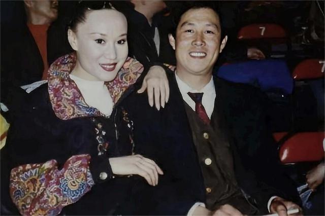 2001年中国健美女皇马华突然去世，身上现淤青斑点，她经历了什么(12)