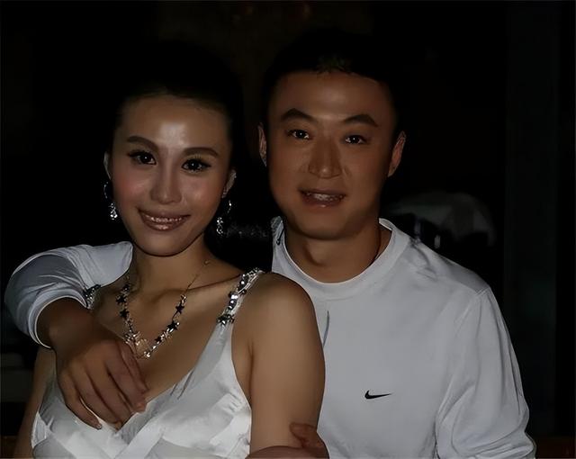 中国乒坛名将，与前妻开撕闹上法庭花千万离婚，再婚迎娶瑜伽女神(2)