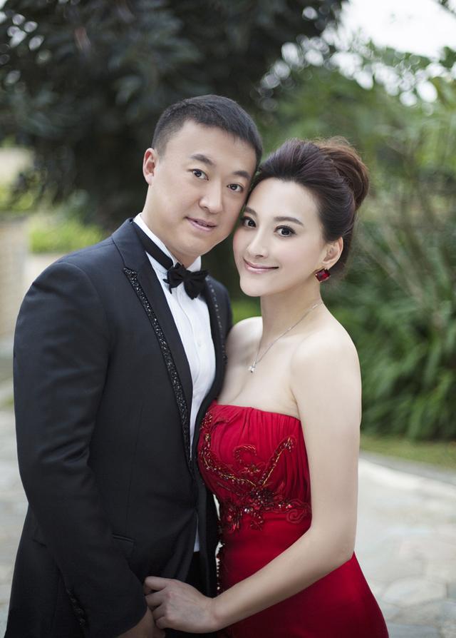 中国乒坛名将，与前妻开撕闹上法庭花千万离婚，再婚迎娶瑜伽女神(31)