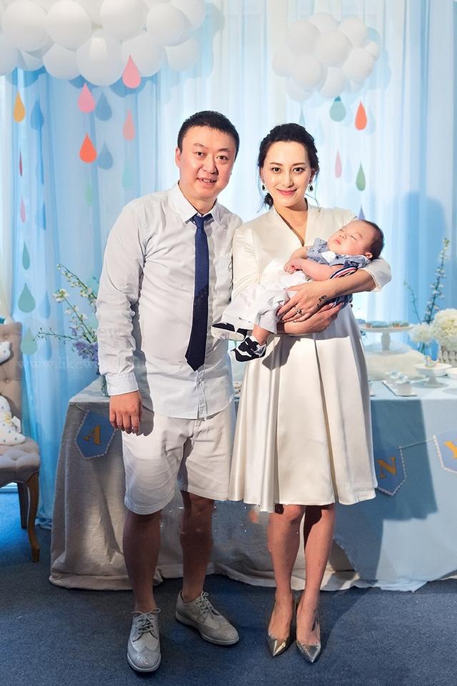 中国乒坛名将，与前妻开撕闹上法庭花千万离婚，再婚迎娶瑜伽女神(40)