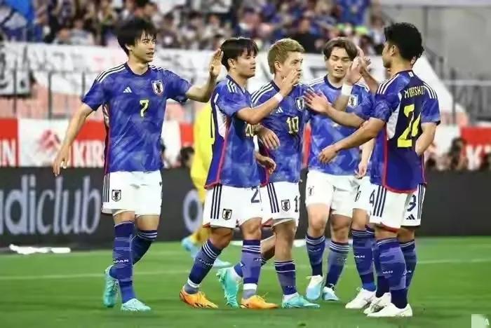 有些人不相信日本男足能够争夺2026年大力神杯，看看他们球员的身价就知道了……！(1)
