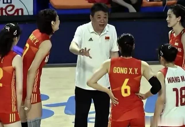 中国排协赖亚文说，中国女排这次世联赛一是磨合阵容，二是锻炼队员。意思就是说，中国(3)