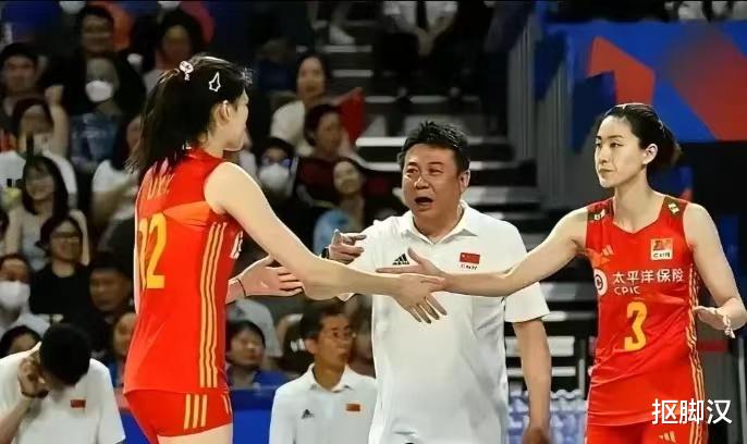 打入四强，中国女排教练和主力众生相“挨个撸”，你的补充有哪些？(1)