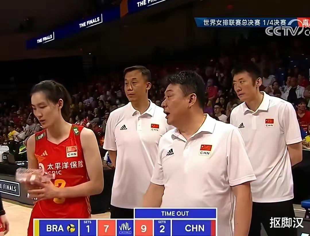 打入四强，中国女排教练和主力众生相“挨个撸”，你的补充有哪些？(2)