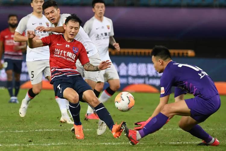 就在泰山俱乐部准备材料上诉的时候，武汉的14个球迷组织已经发出了《致国家体育总局