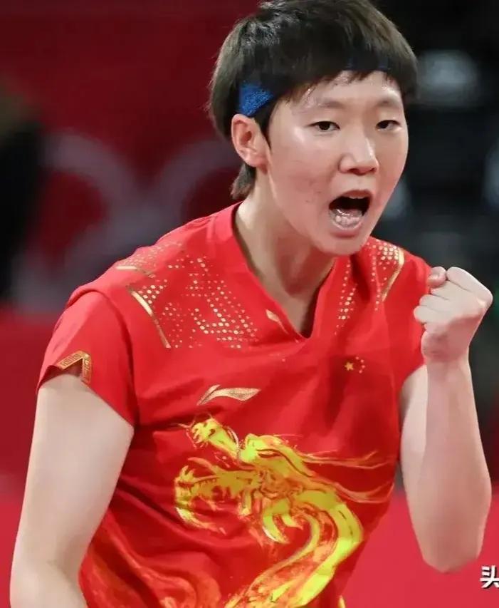 当今乒坛，女子运动员打球最有观赏性的是王曼昱，她的球打的帅气，大开大合，动作潇洒
