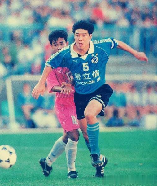 自从1994年中国足球职业化以来，各个球队，各个城市都有属于自己的代表性球员！
