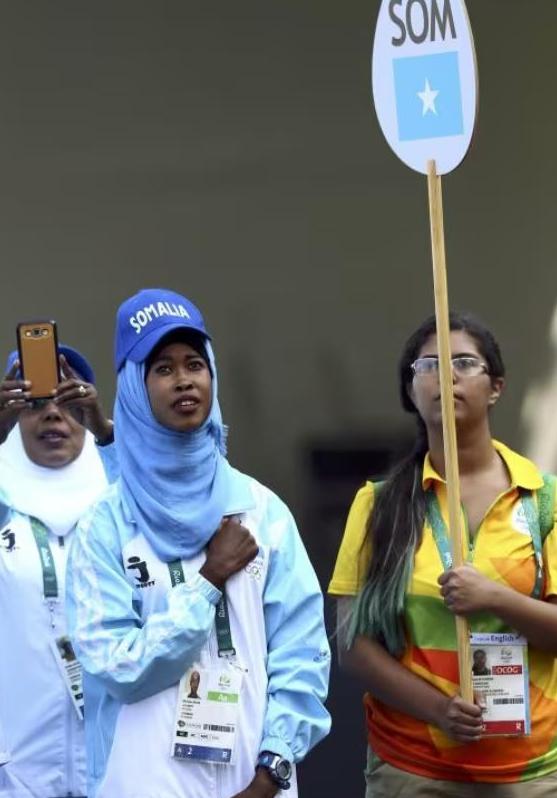 索马里女选手在大运会上跑出“历史最慢成绩”，被扒是关系户？(27)