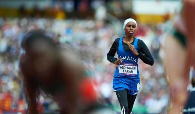 索马里女选手在大运会上跑出“历史最慢成绩”，被扒是关系户？(29)