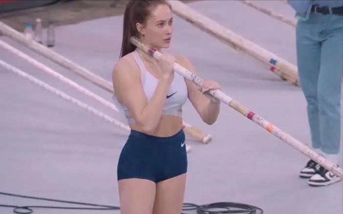 波琳娜诺罗兹：俄罗斯撑杆跳女神，俄罗斯小有名气的体育明星(2)