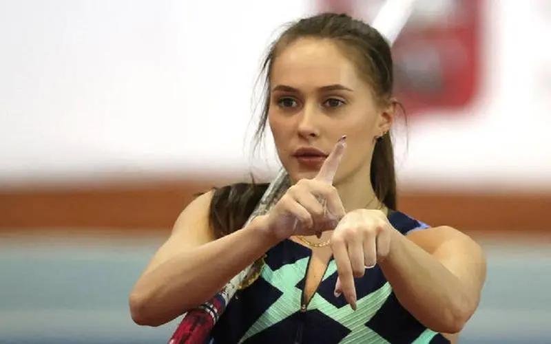 波琳娜诺罗兹：俄罗斯撑杆跳女神，俄罗斯小有名气的体育明星(3)