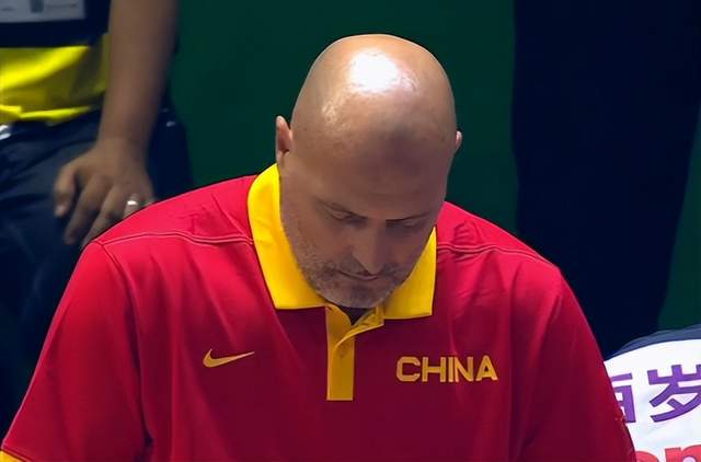 倒数前4！中国队创3大耻辱，杨毅痛批45年最差，乔帅表态继续执教(1)
