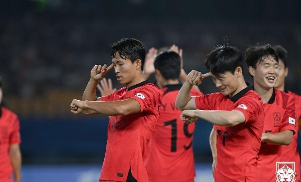 韩媒不满亚运队：又是少林足球！裁判没保护球员，难怪被抗议(3)