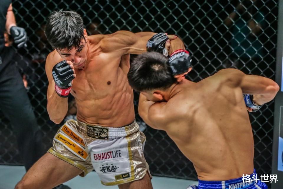 “ONE：巅峰系列赛14”熊竞楠TKO，李胜珠退役，斯坦普登顶冠军(9)