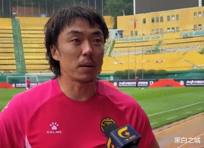 凄惨！中国男足传奇球星被解约，曾是恒大功勋，37岁面临退役(1)