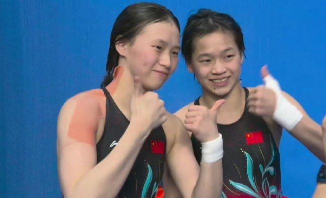 亚运跳水中国女子10米台13连冠 全红婵407C全满分(1)