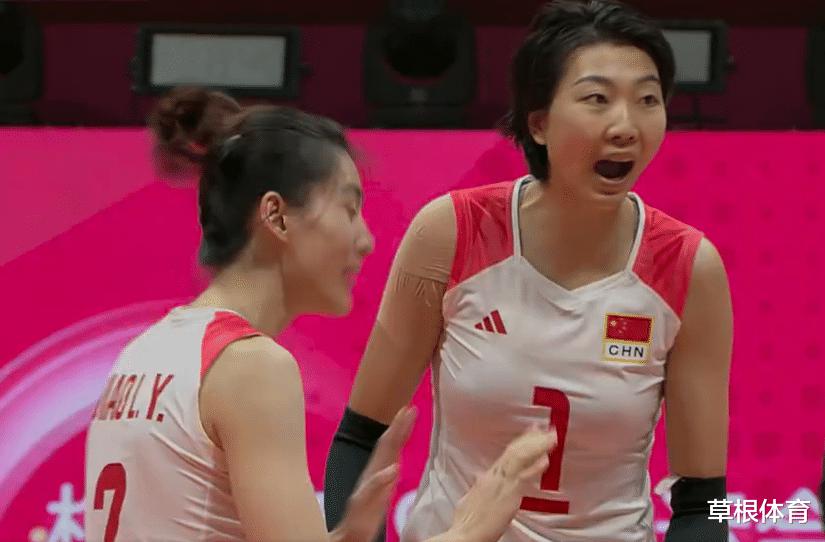 打出了10-0，中国女排25-15，拦得日本女排没脾气，第9冠稳了？