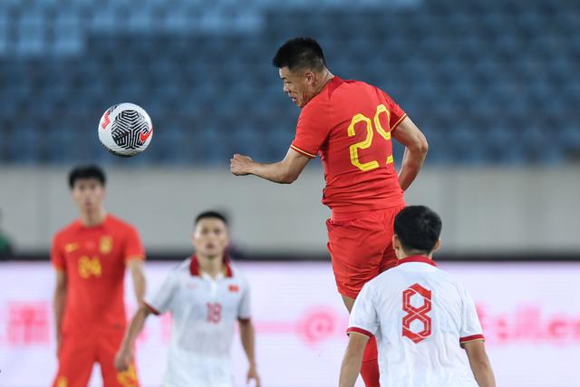 国足2-0越南：亚运队众将表现未达预期，国足晋级还得靠老将