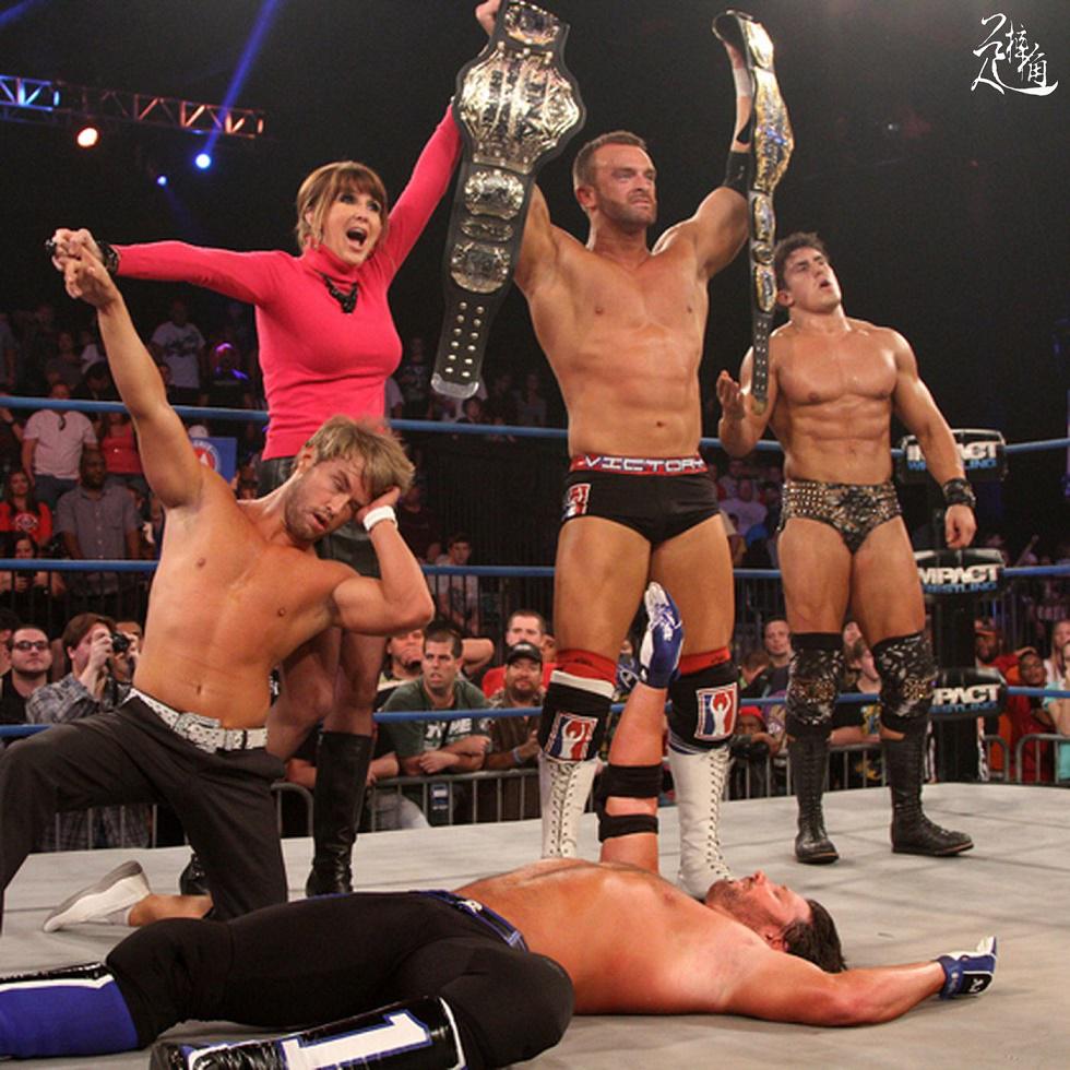 前TNA世界冠军当上SmackDown总经理，罗曼终于肯回WWE上班了(11)