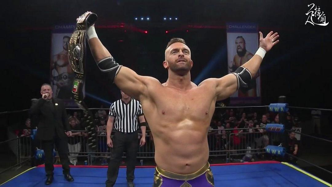 前TNA世界冠军当上SmackDown总经理，罗曼终于肯回WWE上班了(12)