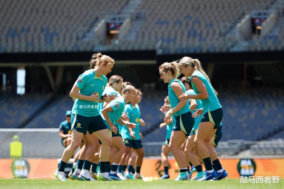论如何进攻，澳大利亚女足给我们中国女足打了一个样板(6)