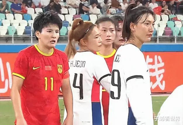意外! 国内媒体曝争议猛料: 中国女足教练组再遭质疑，球迷骂声一片(1)
