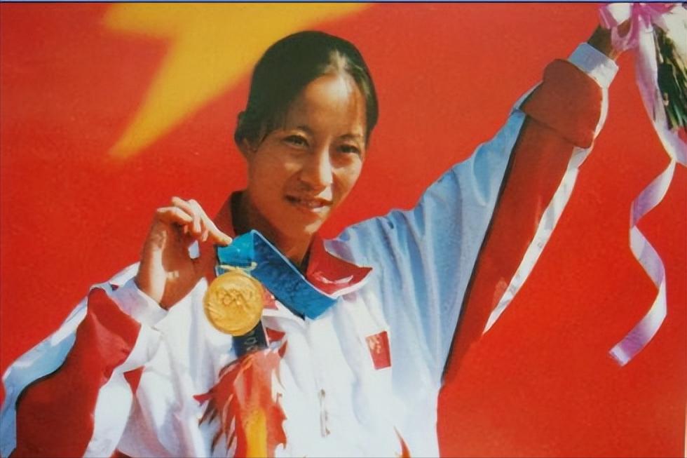 24年前，那个夺奥运金牌后，连国旗都找不到的王丽萍，现状如何？(2)