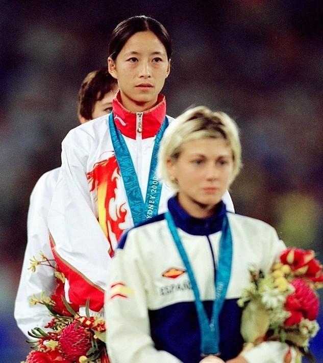 24年前，那个夺奥运金牌后，连国旗都找不到的王丽萍，现状如何？(16)