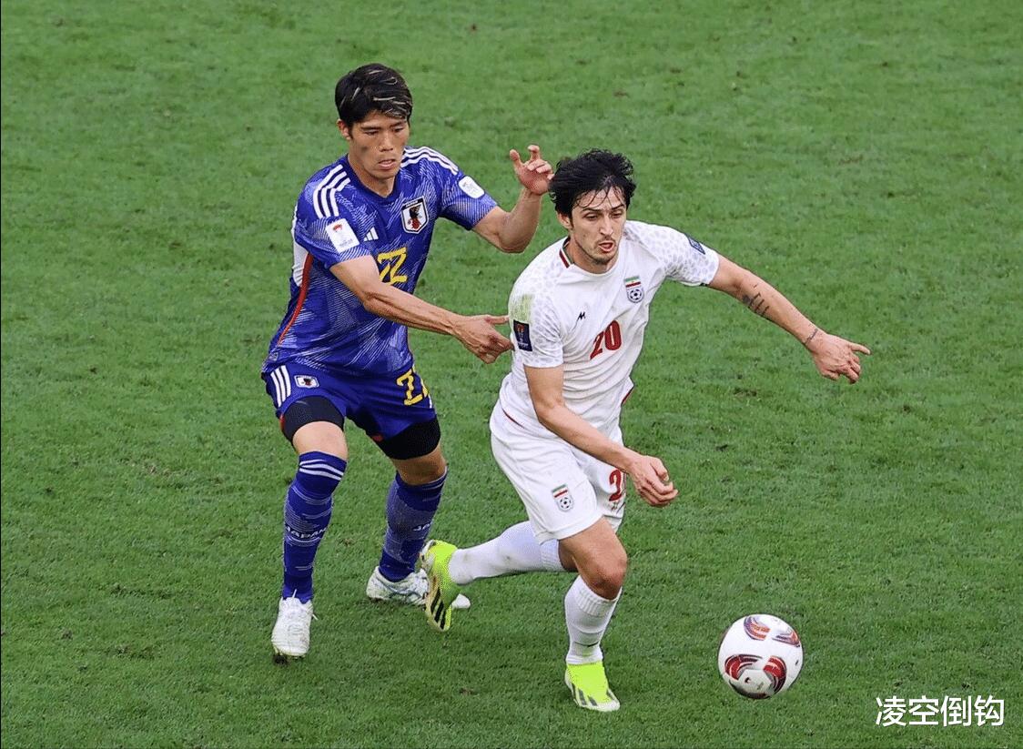 96分钟绝杀，伊朗踢疯，2-1逆转日本队晋级四强，进决赛基本稳了