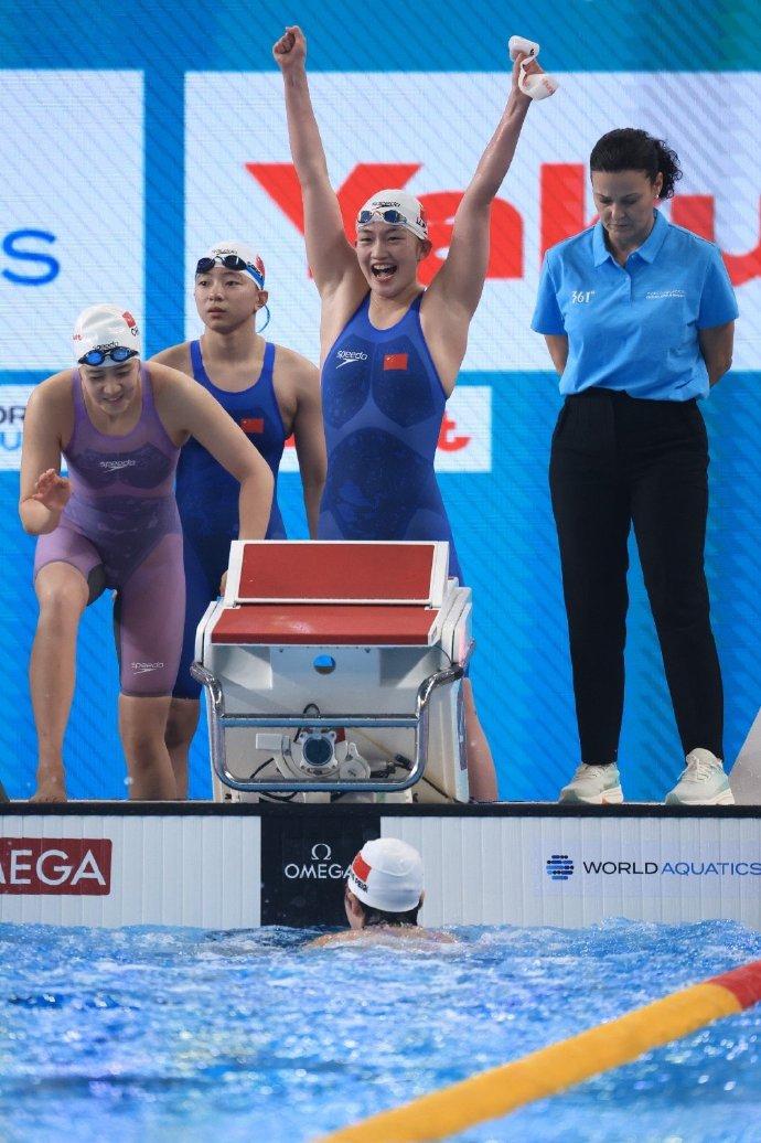 从第5追至第1！中国队夺世锦赛4×200自由泳金牌，李冰洁首金(1)