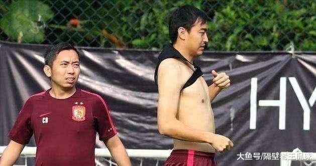 中国男足每日保持“高强度”训练及比赛，为何还能练成大肚腩？(3)