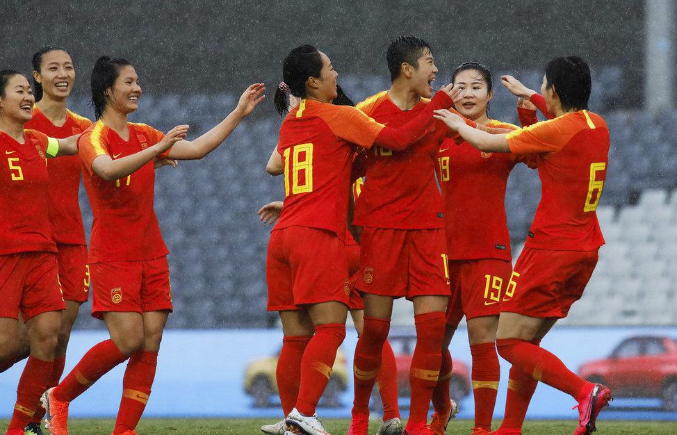 奥运会预选赛，中国女足6: 1横扫泰国女足，疫情春节的慰藉(2)