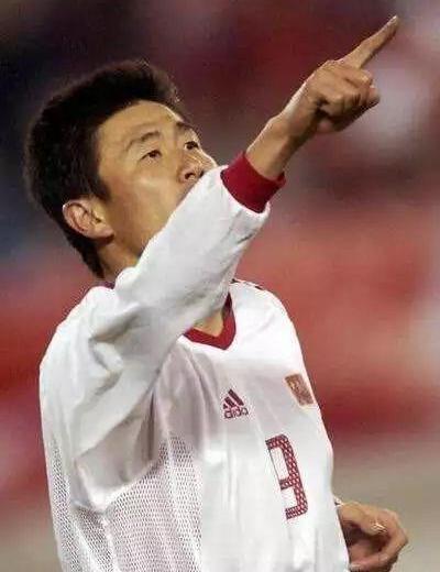 20年前，郝海东轻巧挑射，中国队1: 0战胜乌拉圭夺冠(1)