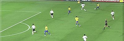 深度解析：六七成实力就够！巴西3R是世界杯足球史的最强组合？(13)