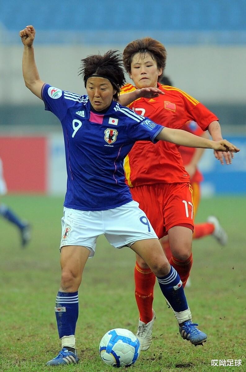 别炒作！日本女国脚踢男足纯玩票，中国足球该学的不是这个(5)
