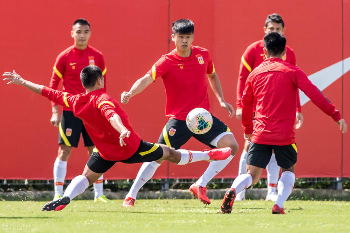 多图流：中国男足国家队上海集训第六日(4)
