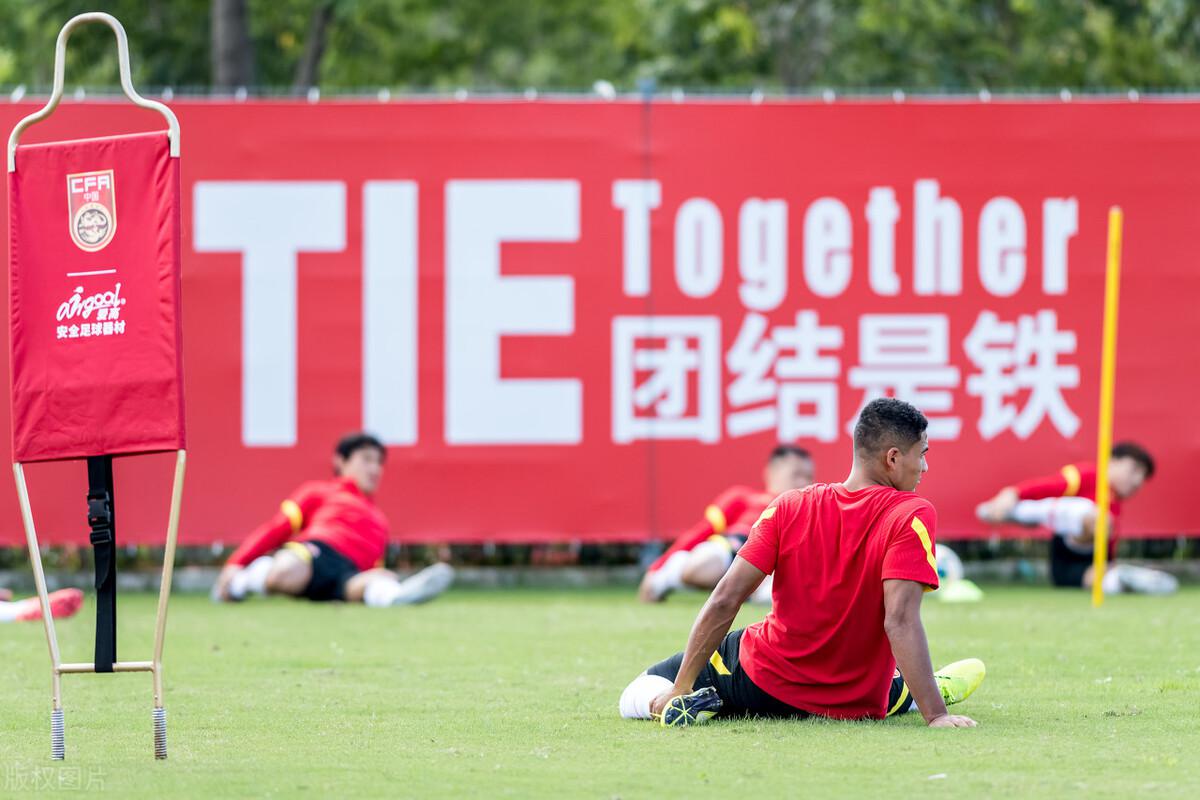 多图流：中国男足国家队上海集训第六日(9)