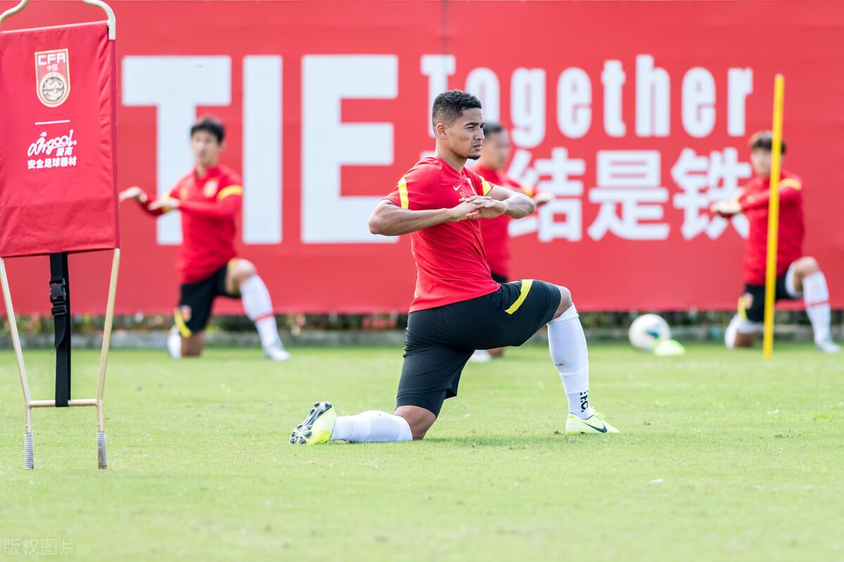 多图流：中国男足国家队上海集训第六日(10)